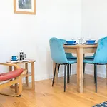 Riverside View דירה *