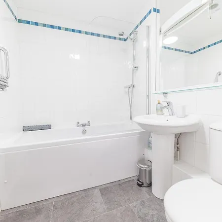 Riverside View דירה *